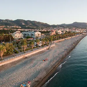 Aparthotel Miljunka, SantʼAgata di Militello